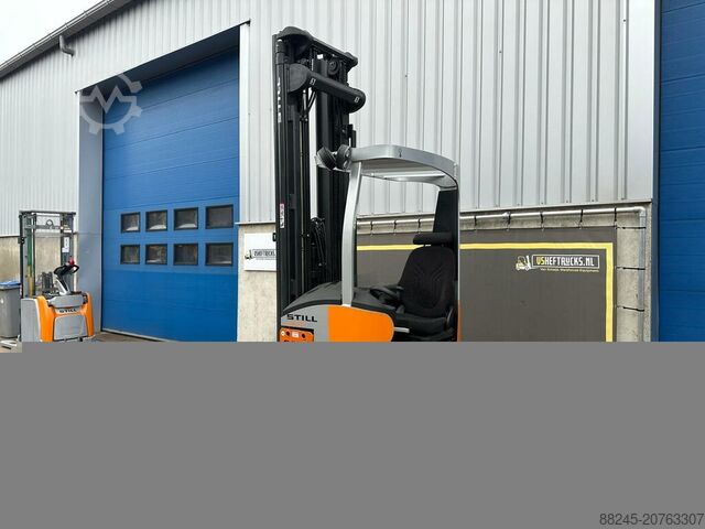 VS-22571 Reach Truck Still FMX17 7700mm Camera STILL FMX17